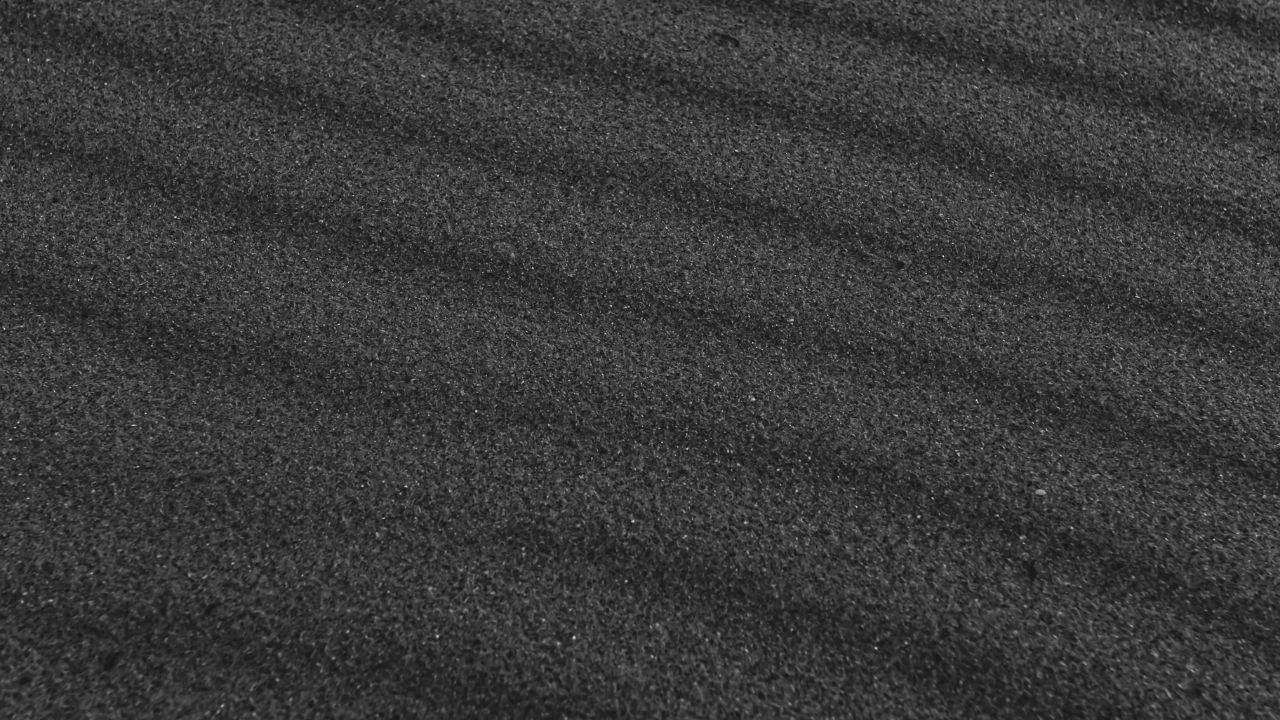 Black sand beaches Santorini: what to expect